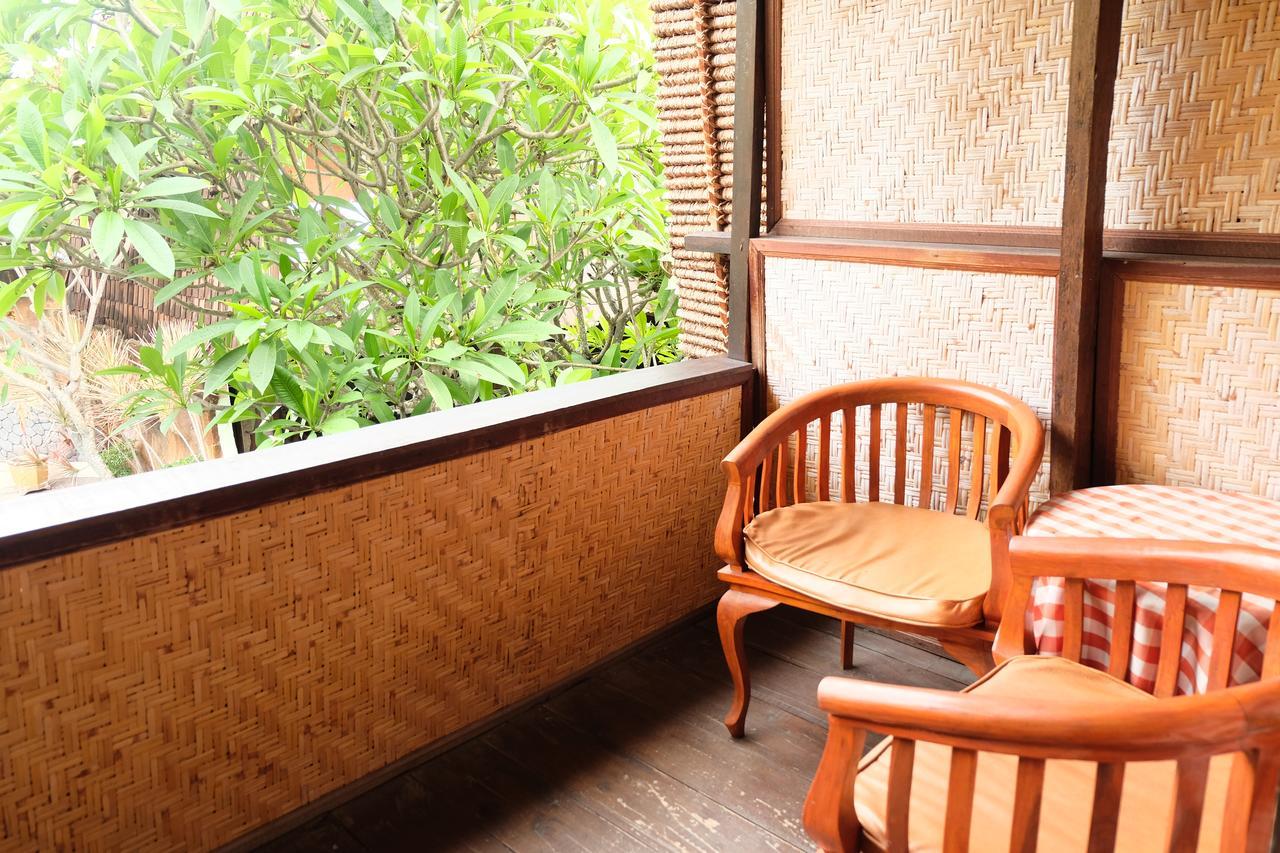 Kerti Beach Bungalow And Restaurant Padangbai  Exteriör bild